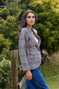 Amaya: Lucy Blazer Houndstooth Cream